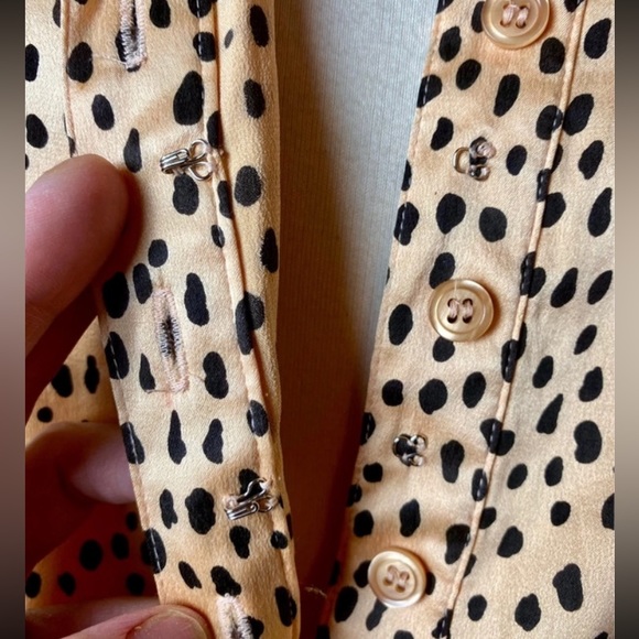 Silk Club Collection Cheetah Silk Blouse - Picture 7 of 9